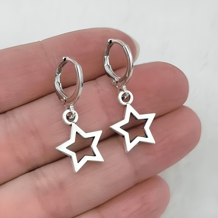 Astrielle - Star-shaped zirconia earrings with cross detail